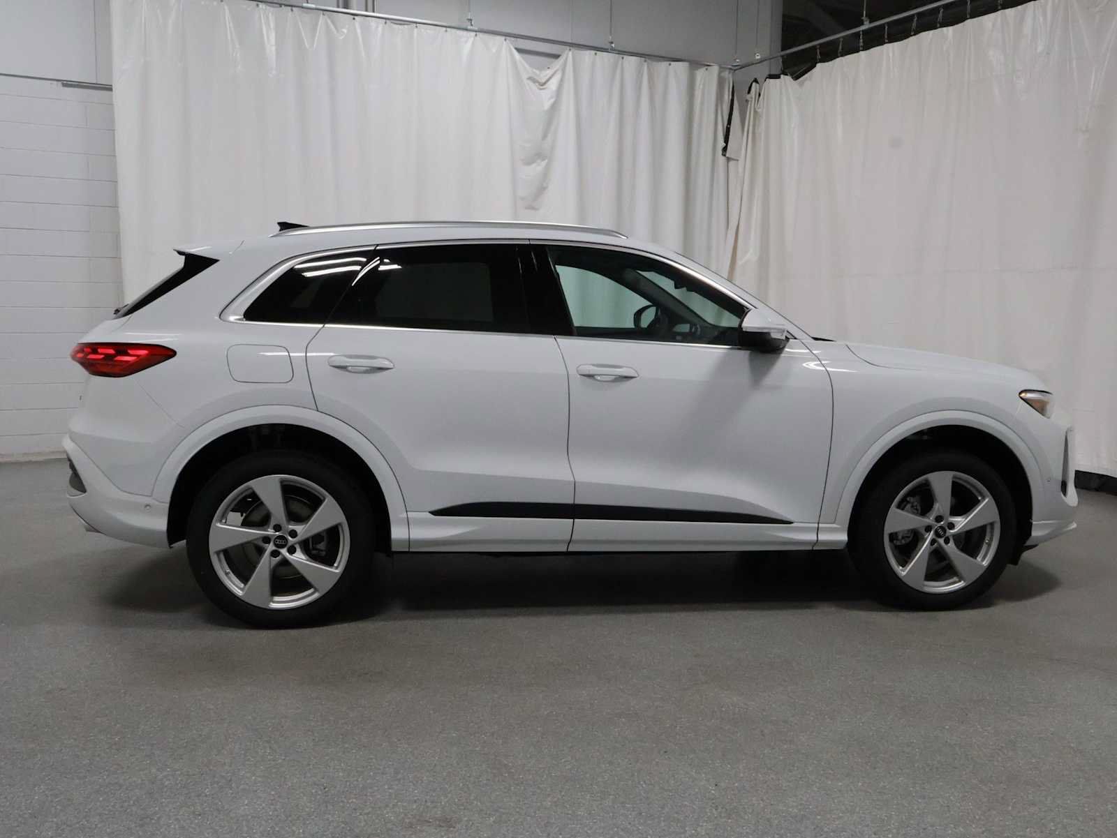 New 2026 Audi Q5 Premium AWD/4WD image 10