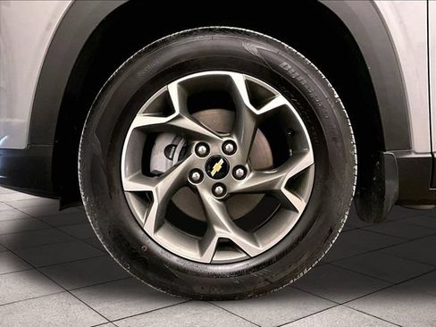 Used 2024 Chevrolet Trax LT w/ Driver Confidence Package FWD image 8