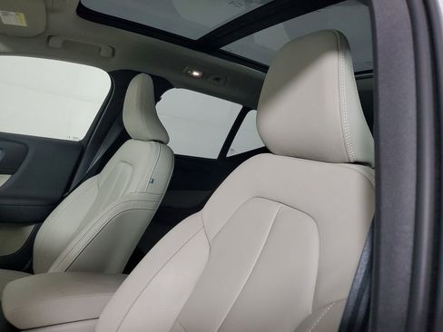 Used 2024 Volvo XC40 B5 Plus w/ Climate Package AWD/4WD image 23