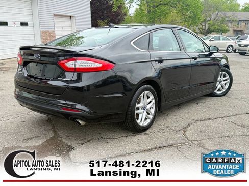 Used 2014 Ford Fusion SE w/ Equipment Group 202A FWD image 8