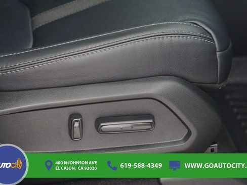 Used 2023 Honda Pilot Touring image 16
