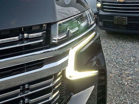 Used 2024 Chevrolet Suburban Premier w/ Premium Package image 37