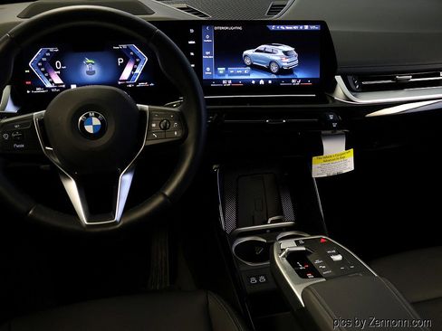 Used 2025 BMW X1 xDrive28i w/ Technology Package image 16