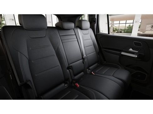 New 2026 Mercedes-Benz GLB 35 AMG 4MATIC image 5