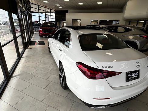 Used 2025 Mercedes-Benz C 300 4MATIC Sedan image 4