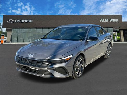 Certified 2025 Hyundai Elantra Sport image 1