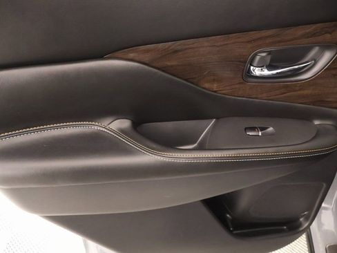 Used 2022 Nissan Murano Platinum w/ Cargo Package image 18