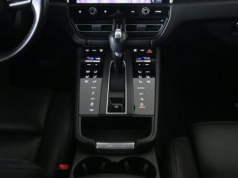 Certified 2022 Porsche Macan GTS image 17