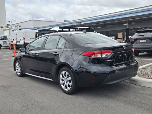 Used 2023 Toyota Corolla LE image 5