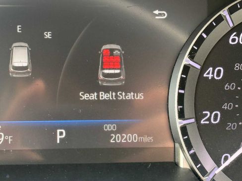 Used 2023 Toyota Highlander XLE image 47