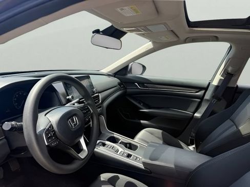 Used 2020 Honda Accord EX image 11