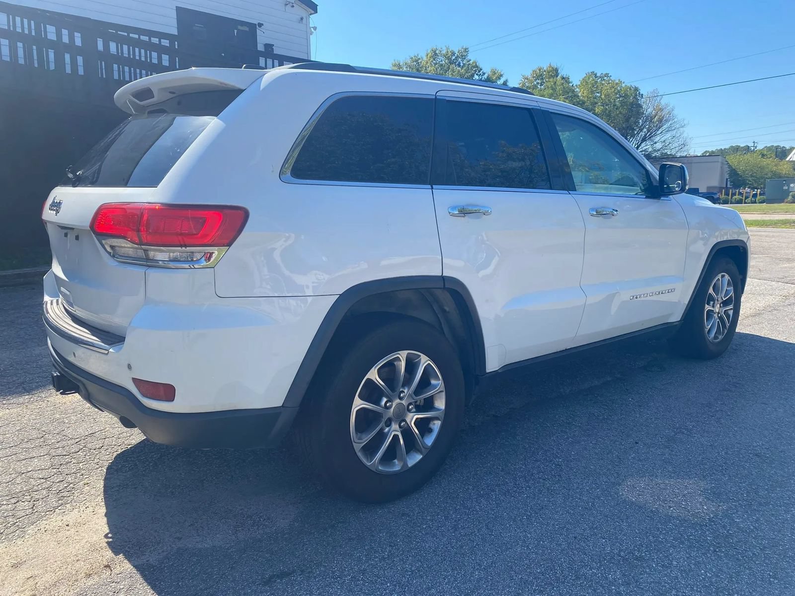 Used 2015 Jeep Grand Cherokee Limited w/ Trailer Tow Group IV AWD/4WD image 5