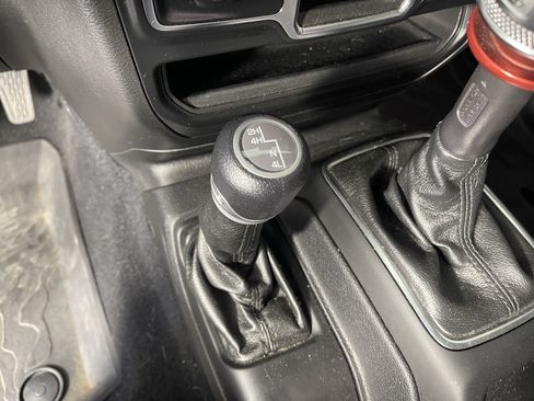Used 2021 Jeep Wrangler Sport AWD/4WD image 17