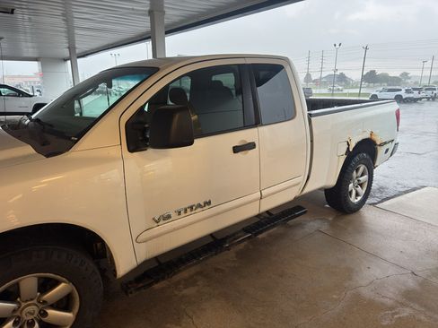 Used 2009 Nissan Titan XE AWD/4WD image 7
