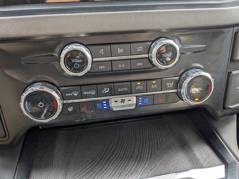 Used 2024 Ford F350 Platinum w/ FX4 Off-Road Package image 25