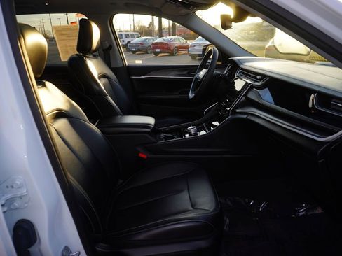 Used 2022 Jeep Grand Cherokee Limited 4xe image 27