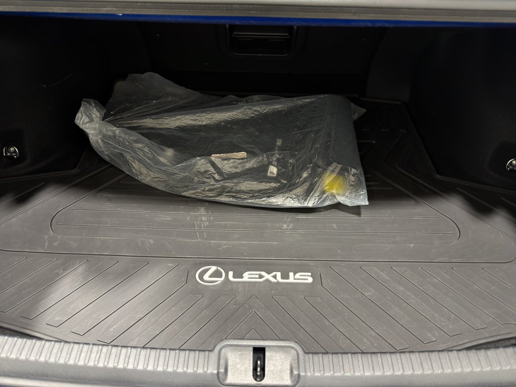 Used 2024 Lexus ES 350 F Sport w/ Technology Package FWD image 11