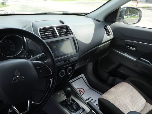 Used 2019 Mitsubishi Outlander Sport SE FWD image 30
