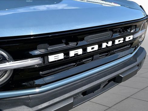 Certified 2025 Ford Bronco Outer Banks AWD/4WD image 35