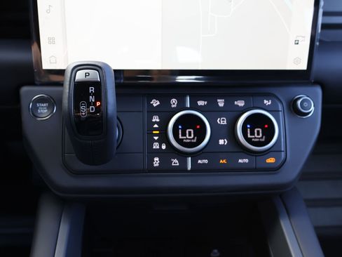 New 2026 Land Rover Defender 130 X-Dynamic SE AWD/4WD image 16