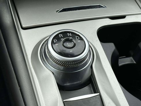 Certified 2023 Ford Explorer XLT RWD image 21