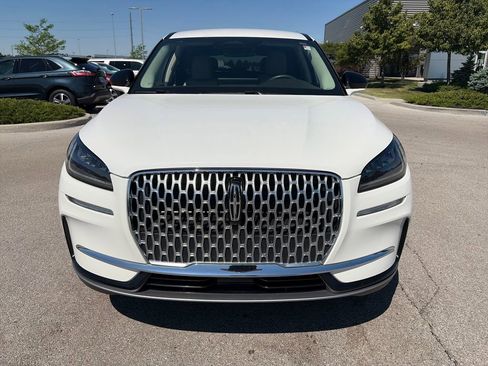 Used 2023 Lincoln Corsair FWD image 2