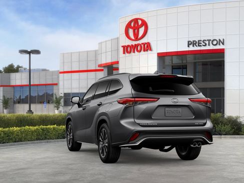 New 2026 Toyota Highlander XSE image 9