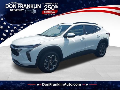 New 2026 Chevrolet Trax LT w/ LT Convenience Package FWD image 1