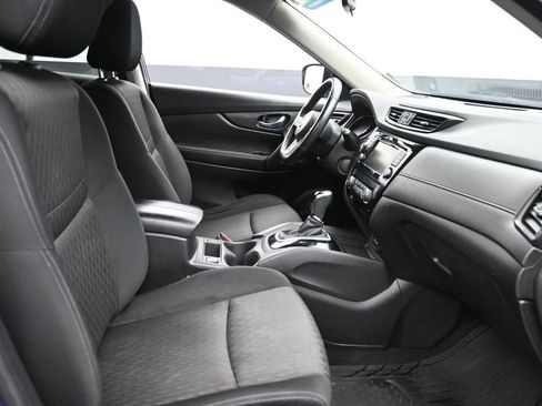 Used 2018 Nissan Rogue SV AWD/4WD image 9