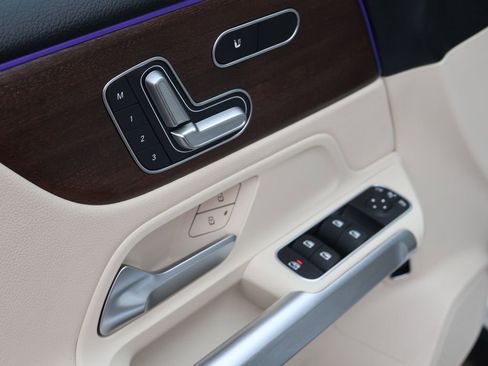 Used 2022 Mercedes-Benz GLB 250 4MATIC image 20