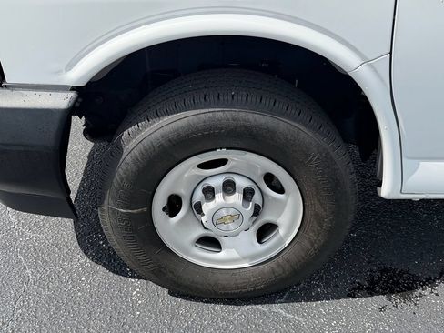 Certified 2024 Chevrolet Express 2500 RWD image 18