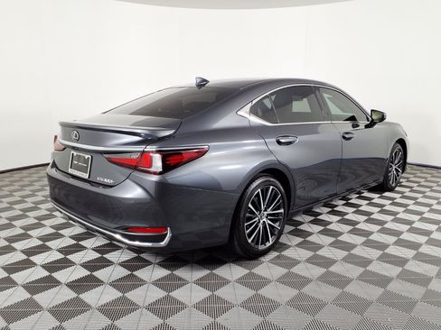 Used 2025 Lexus ES 300h w/ Premium Package FWD image 4