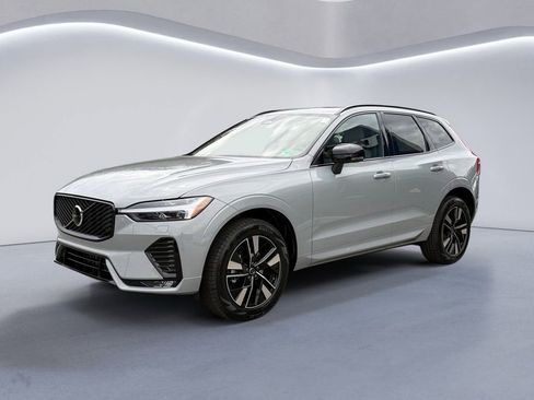New 2026 Volvo XC60 B5 Core w/ Climate Package image 7