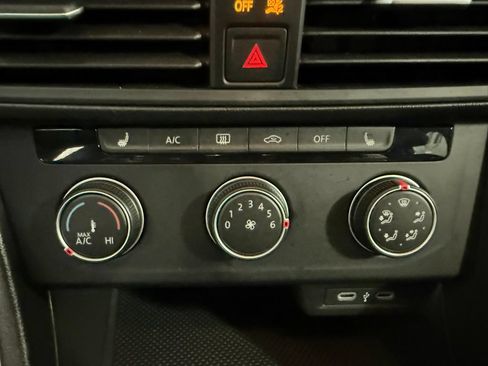 Used 2024 Volkswagen Jetta Sport FWD image 35