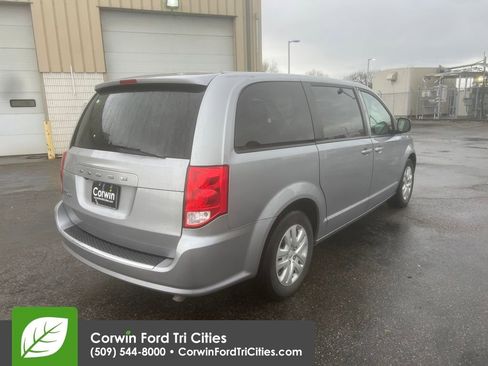 Used 2018 Dodge Grand Caravan SE image 10