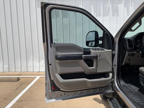 Used 2020 Ford F250 XLT w/ XLT Value Package AWD/4WD image 21