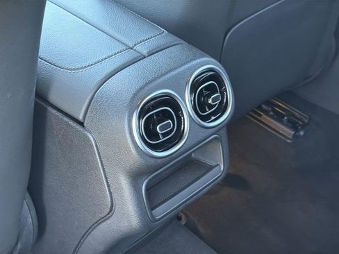 Used 2024 Mercedes-Benz GLC 300 GLC 300 image 23