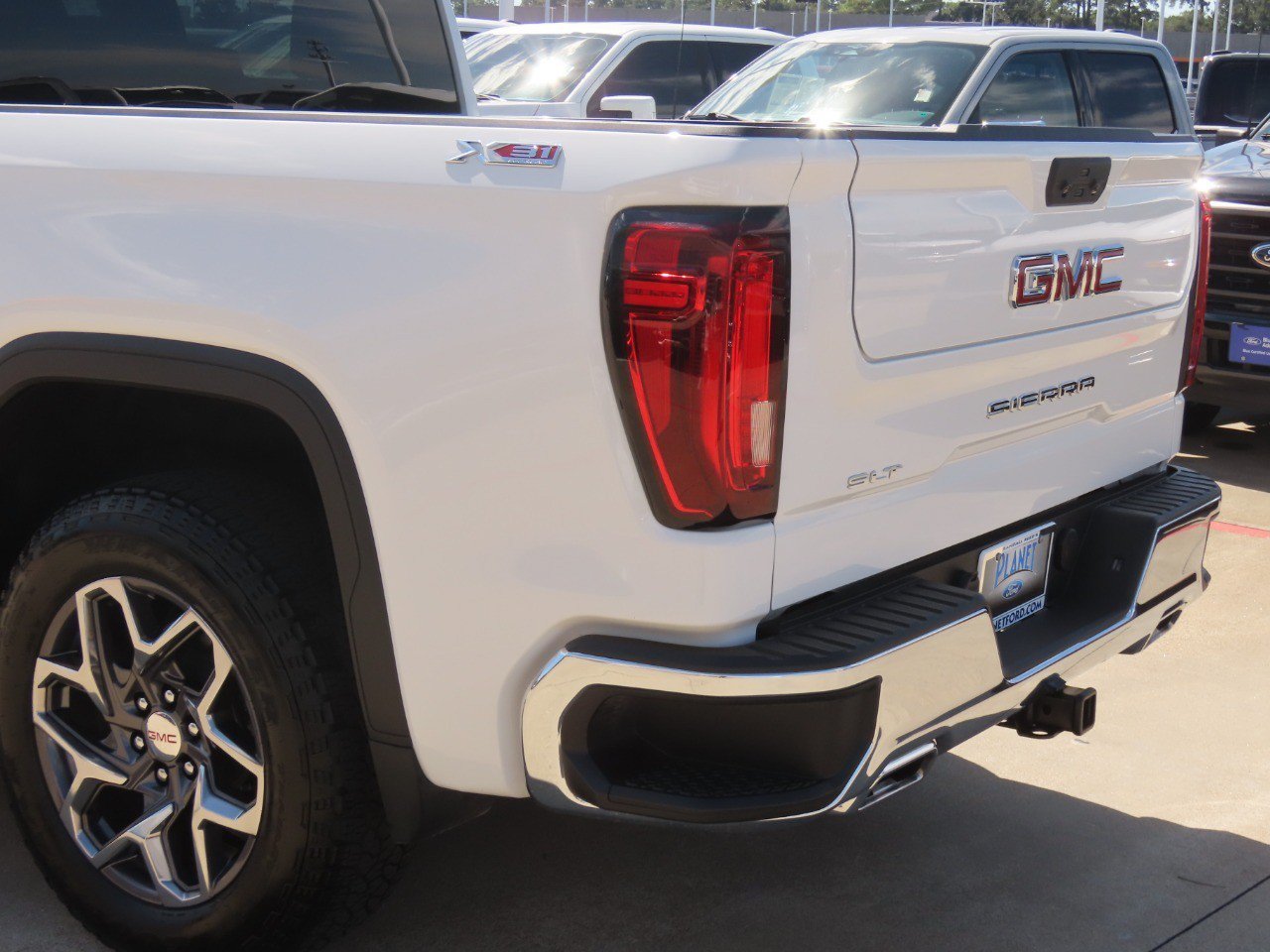 Used 2025 GMC Sierra 1500 SLT w/ SLT Premium Package AWD/4WD image 14