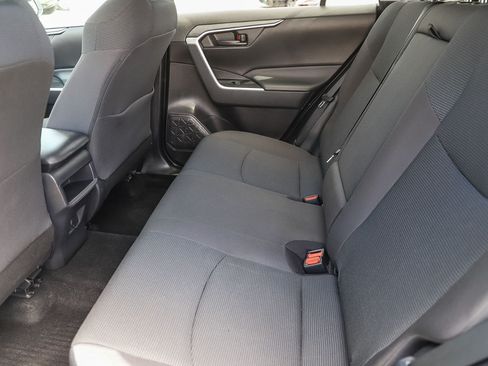 Certified 2021 Toyota RAV4 LE FWD image 18