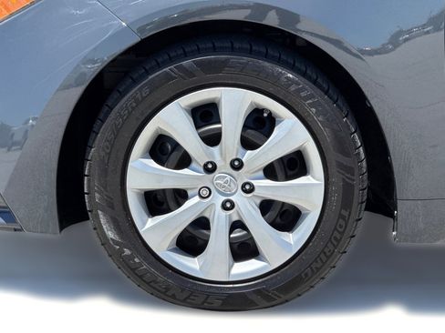 Used 2023 Toyota Corolla LE FWD image 11