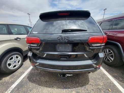 Used 2019 Jeep Grand Cherokee Altitude AWD/4WD image 8
