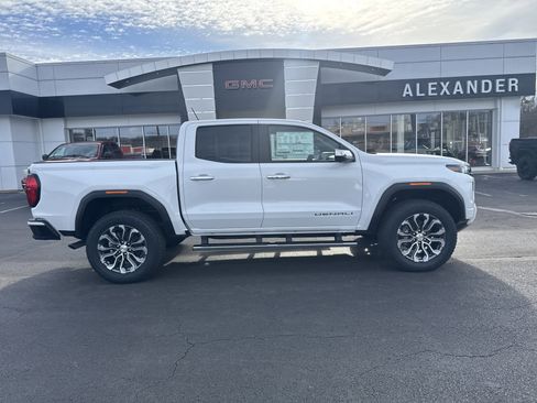 New 2026 GMC Canyon Denali image 2