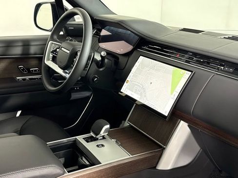 New 2026 Land Rover Range Rover Long Wheelbase SE AWD/4WD image 33