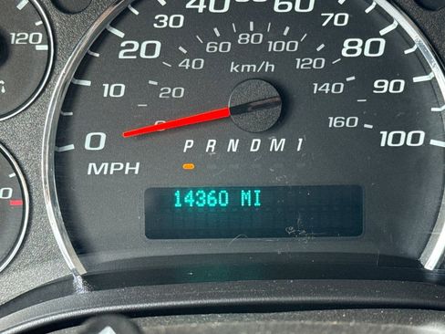 Used 2024 Chevrolet Express 2500 w/ Driver Convenience Package image 26