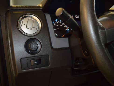 Used 2011 Ford F150 XLT w/ XLT Chrome Pkg image 15