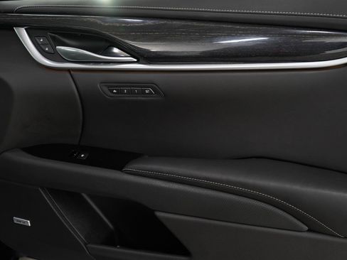 Used 2018 Cadillac XTS Vsport Platinum image 11