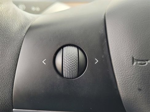 Used 2024 Tesla Model Y Performance image 24