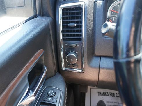 Used 2018 RAM 1500 Laramie w/ Convenience Group AWD/4WD image 11