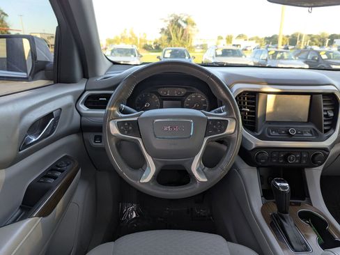 Used 2017 GMC Acadia SLE image 14