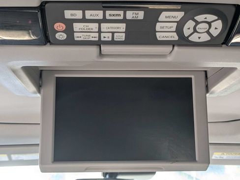 Used 2016 Honda Pilot Touring image 17